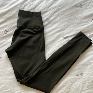 Lululemon wunder under / size: 6